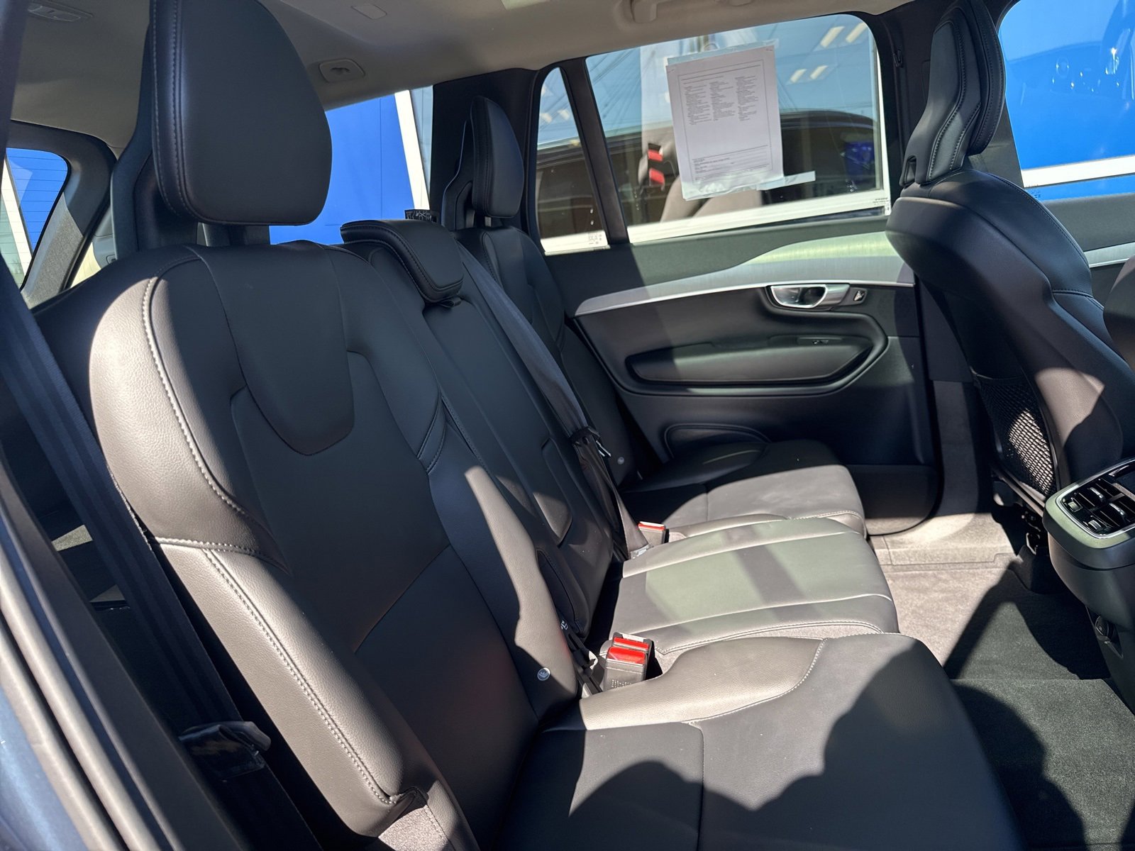 Used 2025 Volvo XC90 B5 Core image 12