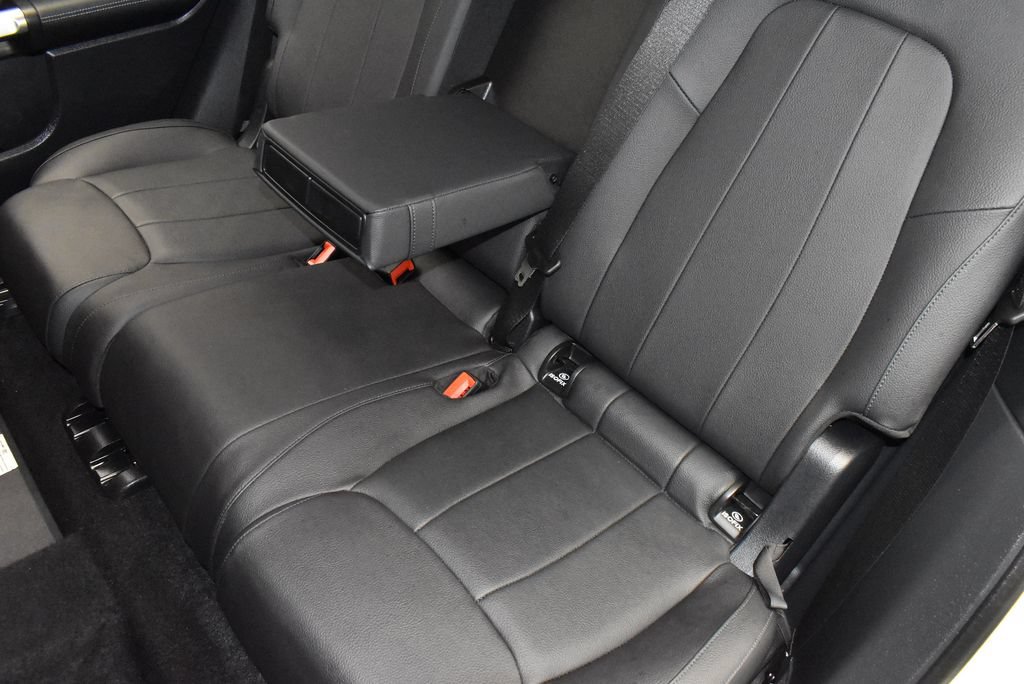 Used 2025 Mercedes-Benz GLB 250 4MATIC image 33