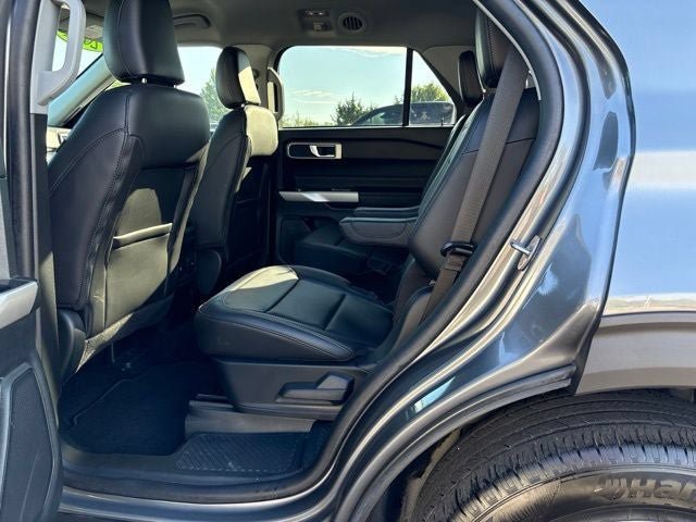 Used 2024 Ford Explorer XLT w/ Equipment Group 202A AWD/4WD image 19