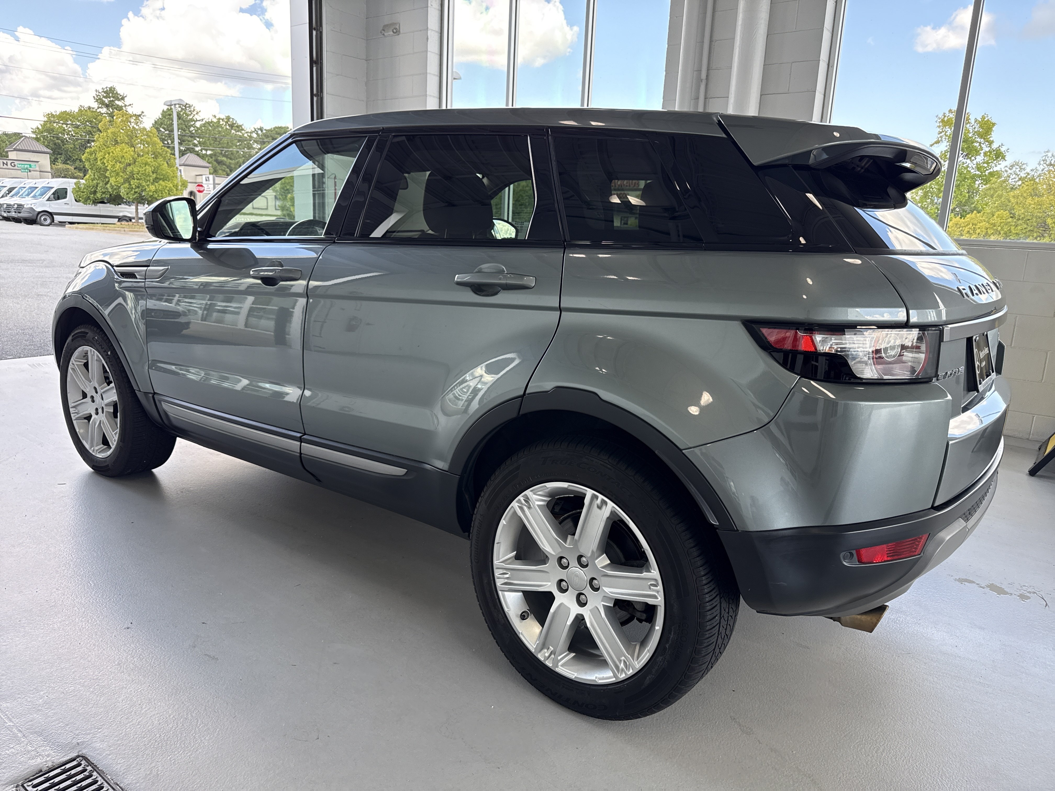Used 2015 Land Rover Range Rover Evoque Pure Plus AWD/4WD image 3