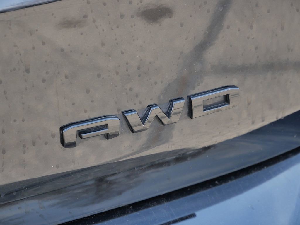 Used 2024 GMC Terrain SLE w/ Driver Convenience Package image 11