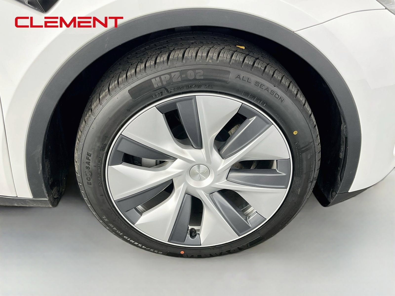 Used 2023 Tesla Model Y Long Range AWD/4WD image 34