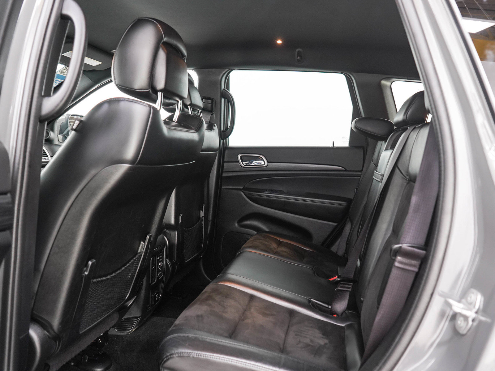 Used 2022 Jeep Grand Cherokee Laredo X AWD/4WD image 15