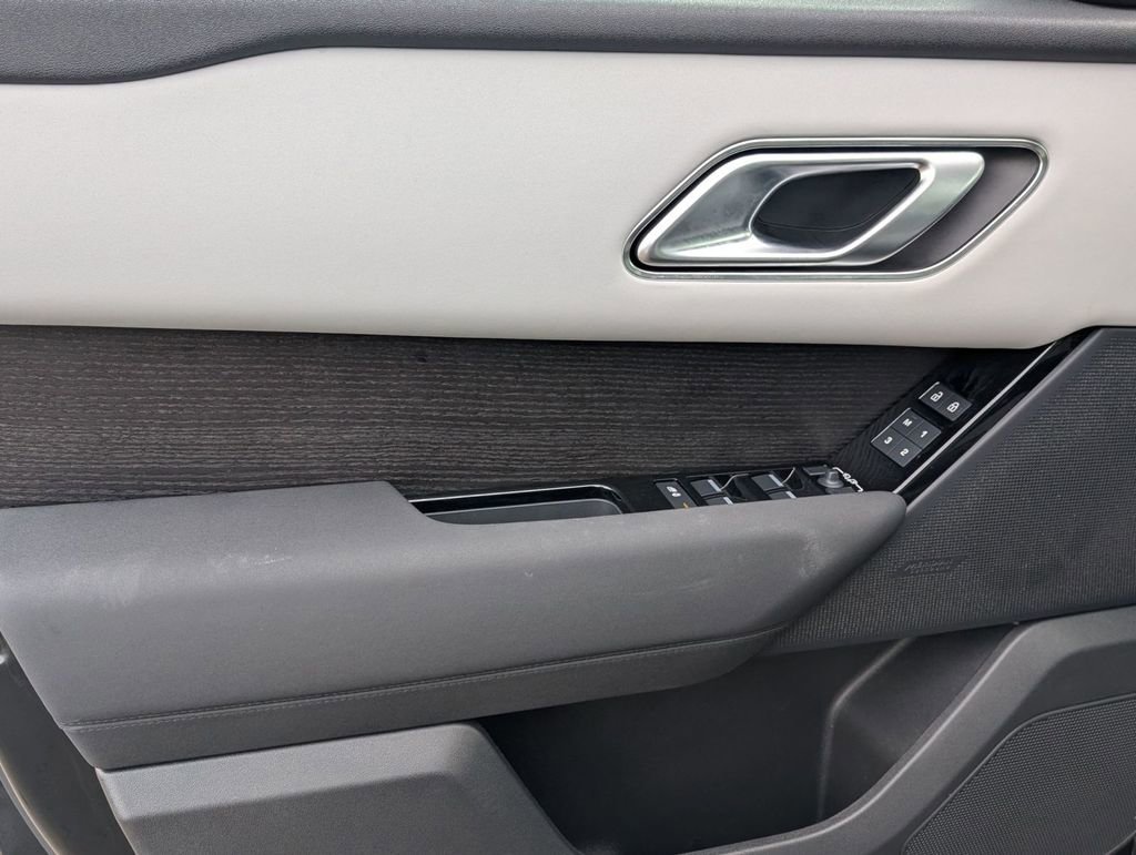 Used 2025 Land Rover Range Rover Velar S image 23