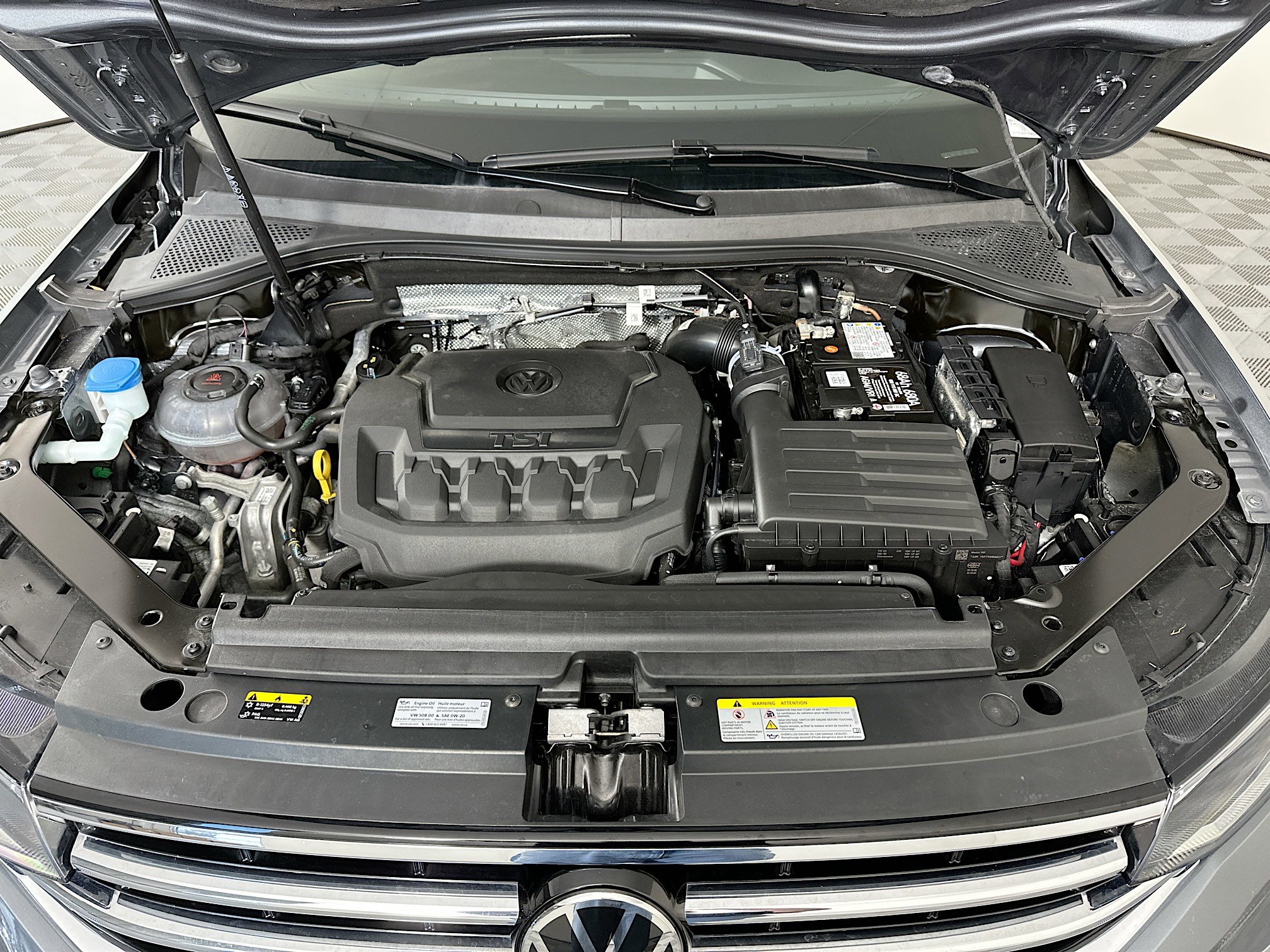 Used 2024 Volkswagen Tiguan Wolfsburg Edition image 34