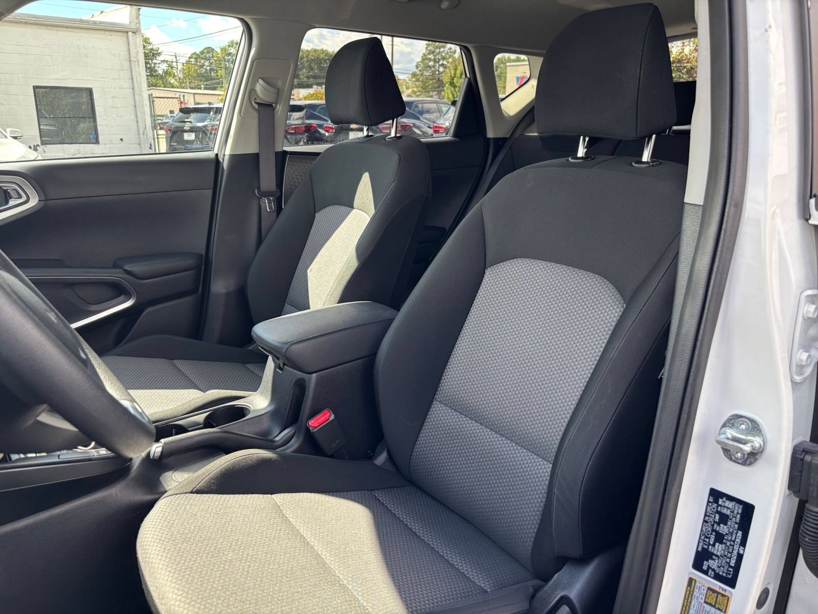 Used 2025 Kia Soul LX w/ LX Technology Package FWD image 33