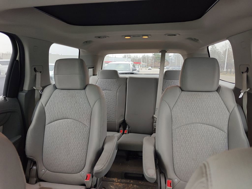 Used 2015 GMC Acadia SLE image 10