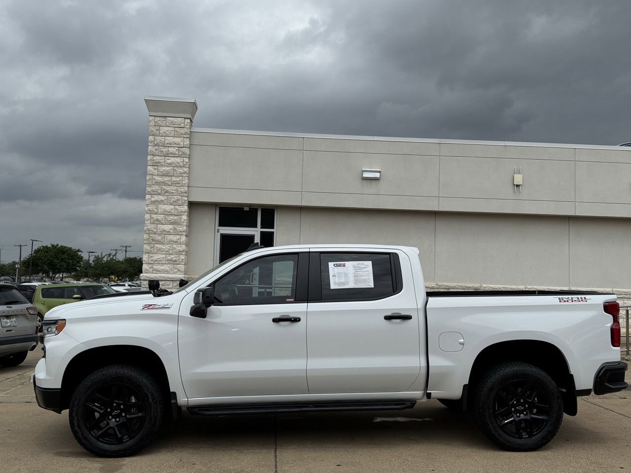 Used 2025 Chevrolet Silverado 1500 LT Trail Boss w/ LT Trail Boss Premium Package image 3