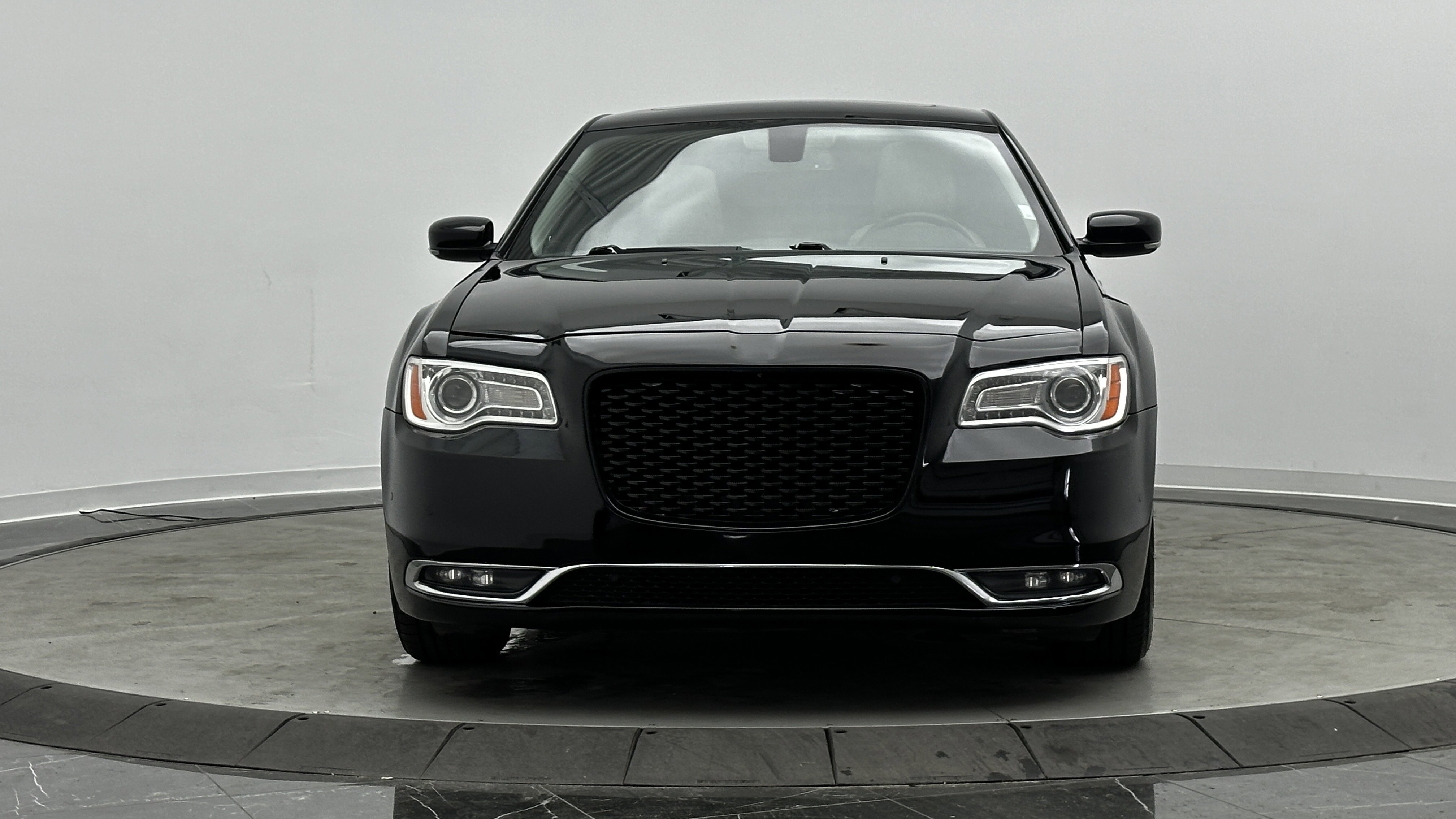 Used 2021 Chrysler 300 Touring L w/ Popular Equipment Group image 2