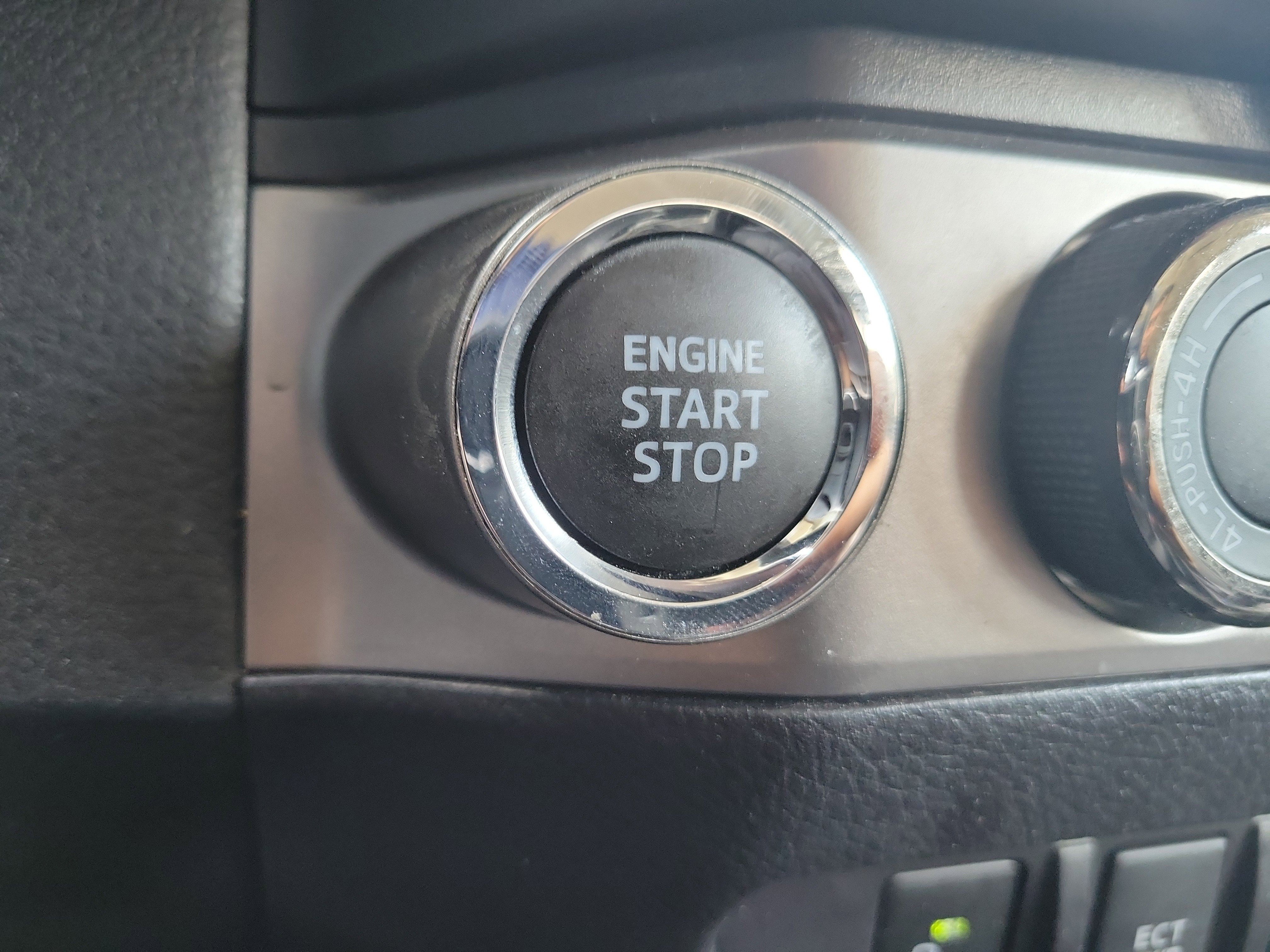 Used 2023 Toyota Tacoma SR5 AWD/4WD image 30