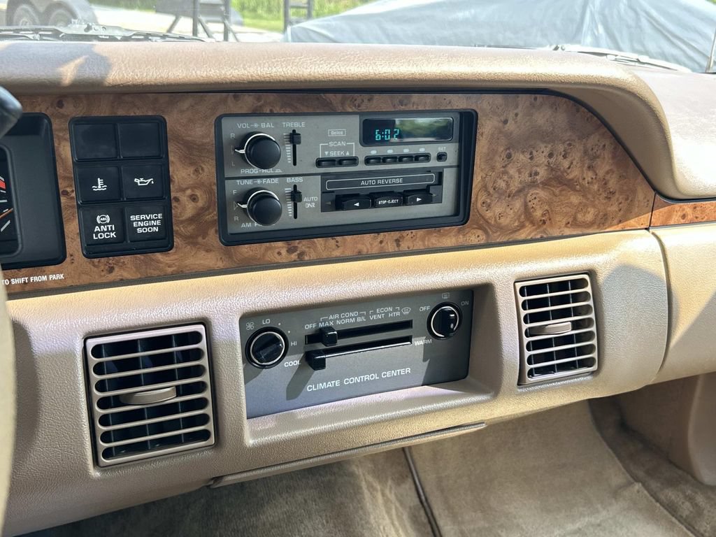 Used 1993 Chevrolet Caprice Classic RWD image 30