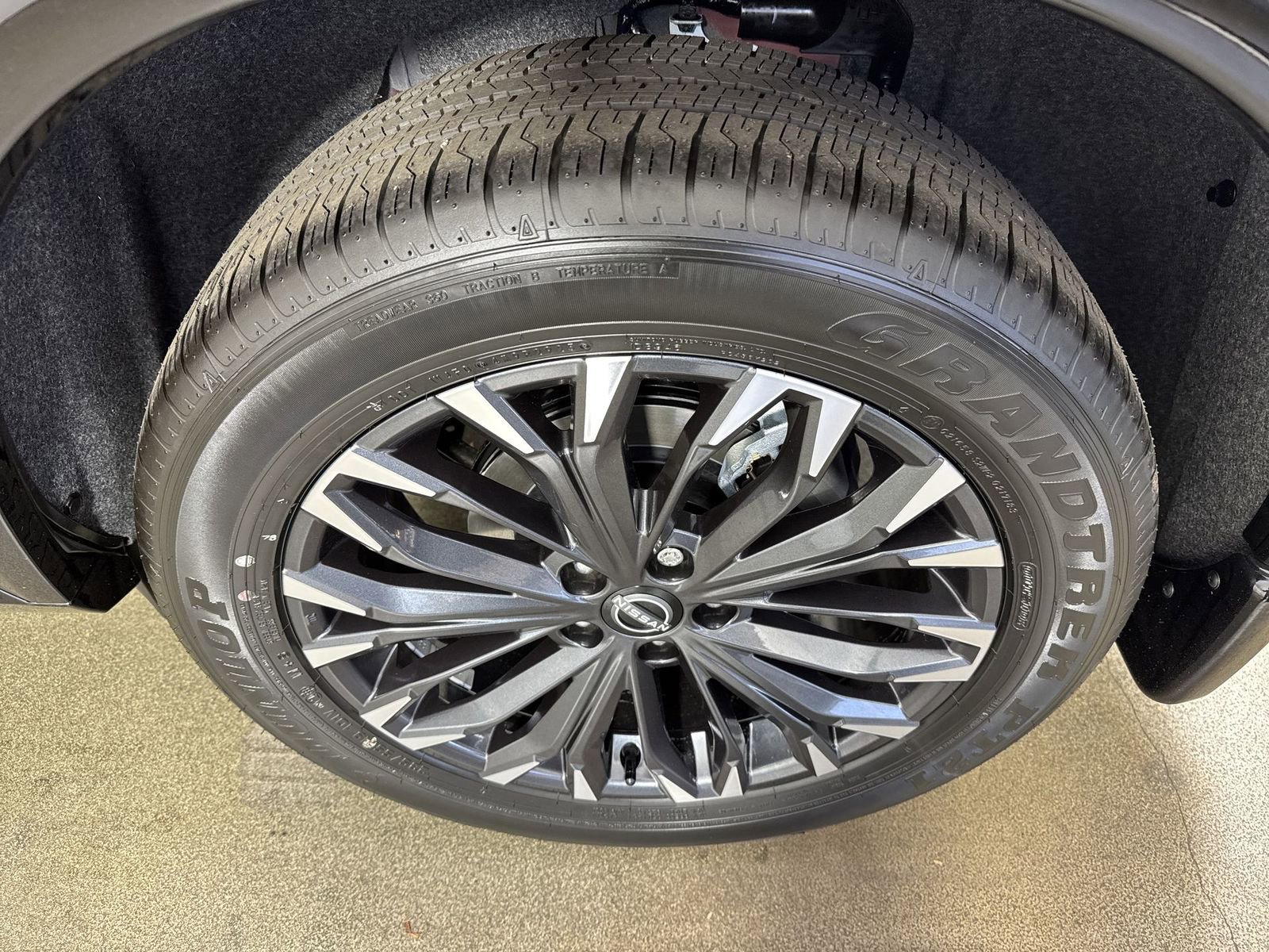 New 2026 Nissan Rogue Platinum w/ Platinum Premium Package image 6