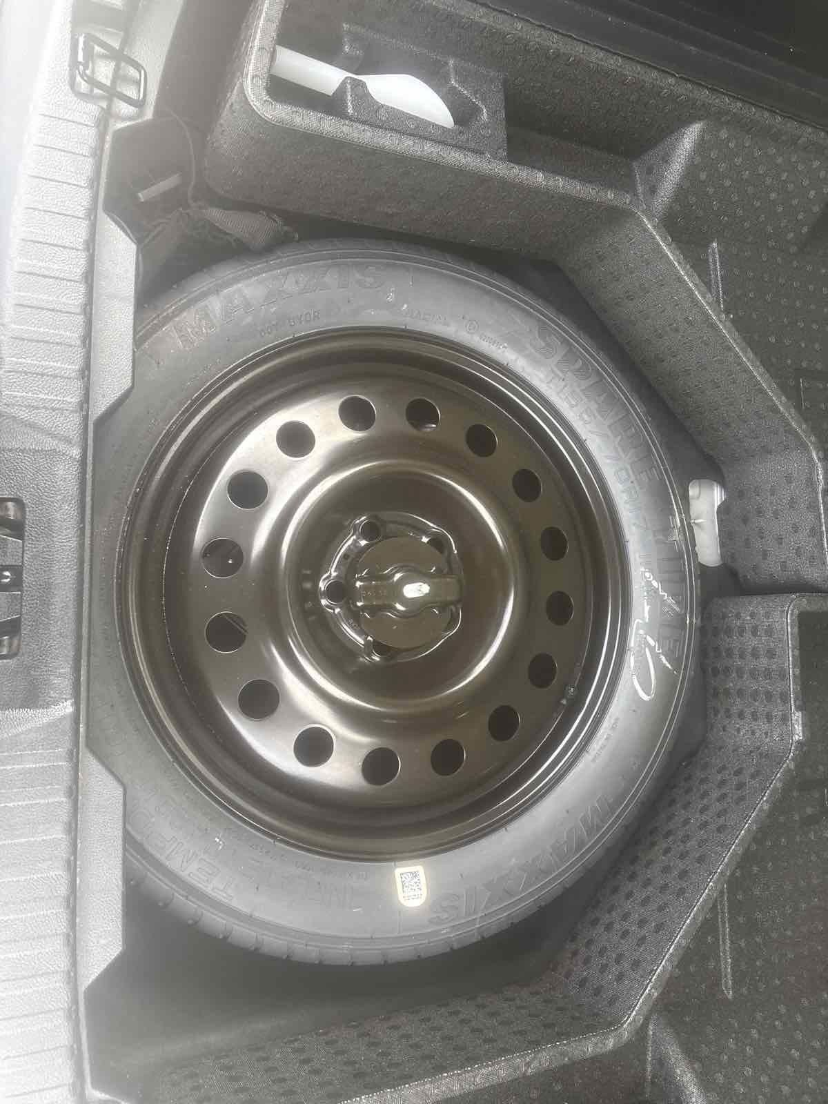 Used 2015 Ford Edge Titanium image 31