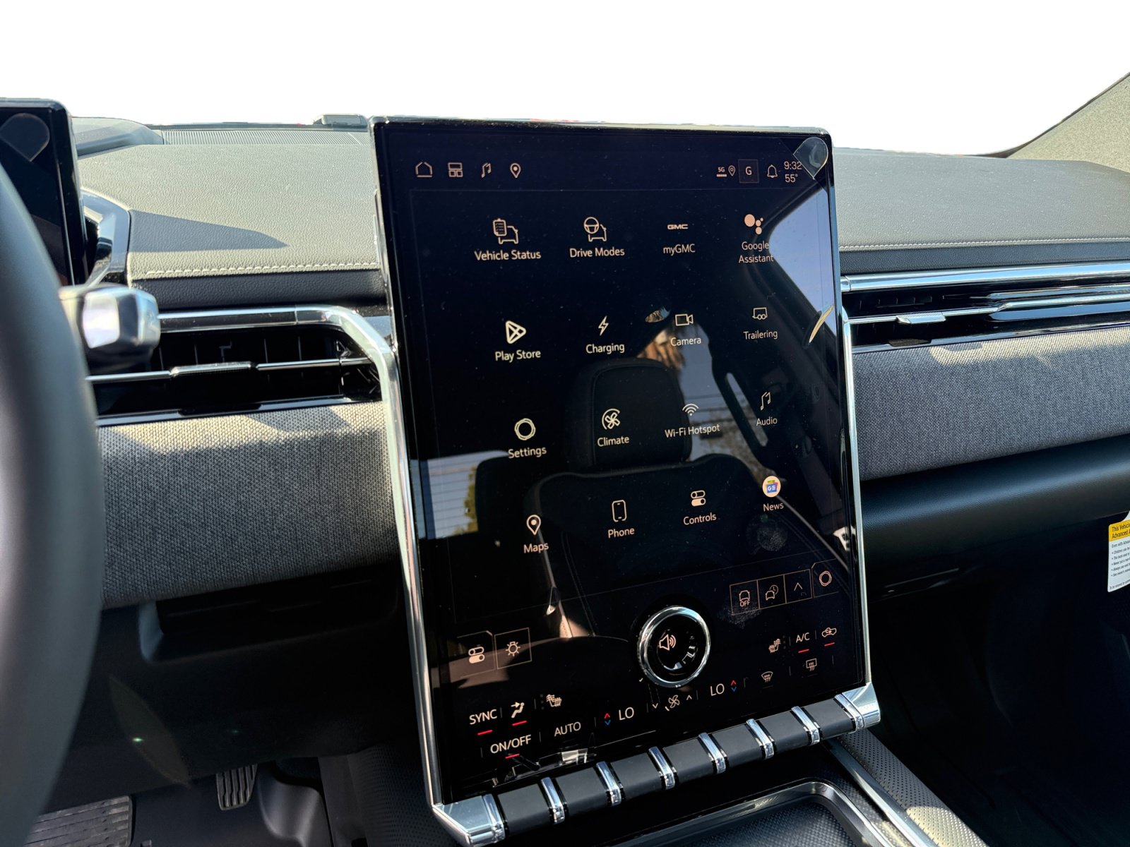 New 2026 GMC Sierra EV Elevation w/ LPO, Elevation Dark Package AWD/4WD image 12