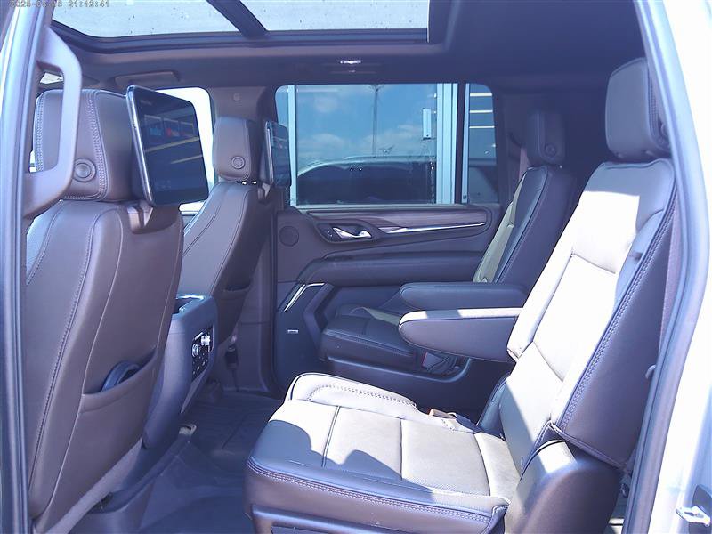 Used 2024 GMC Yukon XL Denali w/ Advanced Technology Package AWD/4WD image 8