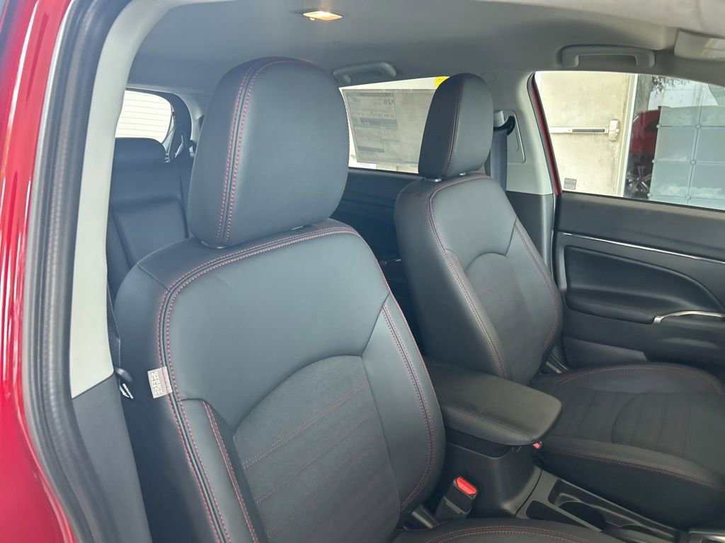 New 2025 Mitsubishi Outlander Sport SE image 19