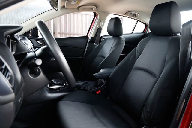 Used 2015 MAZDA MAZDA3 i SV image 9