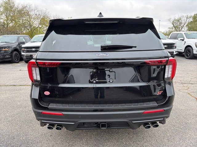 New 2026 Ford Explorer ST image 4