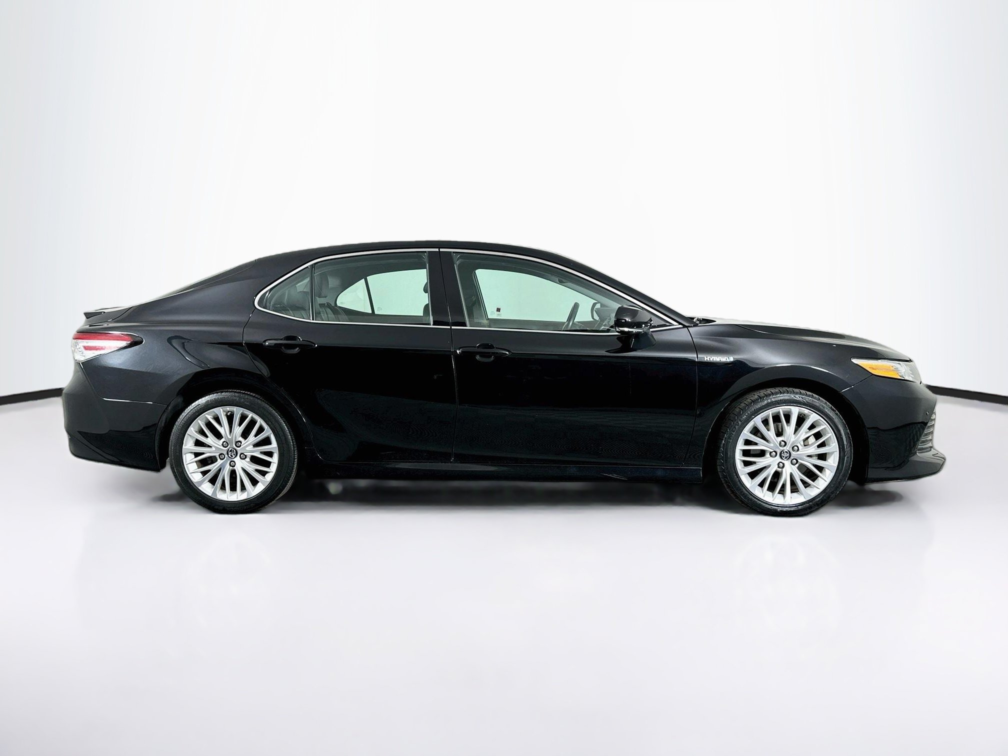 Used 2018 Toyota Camry XLE FWD image 10