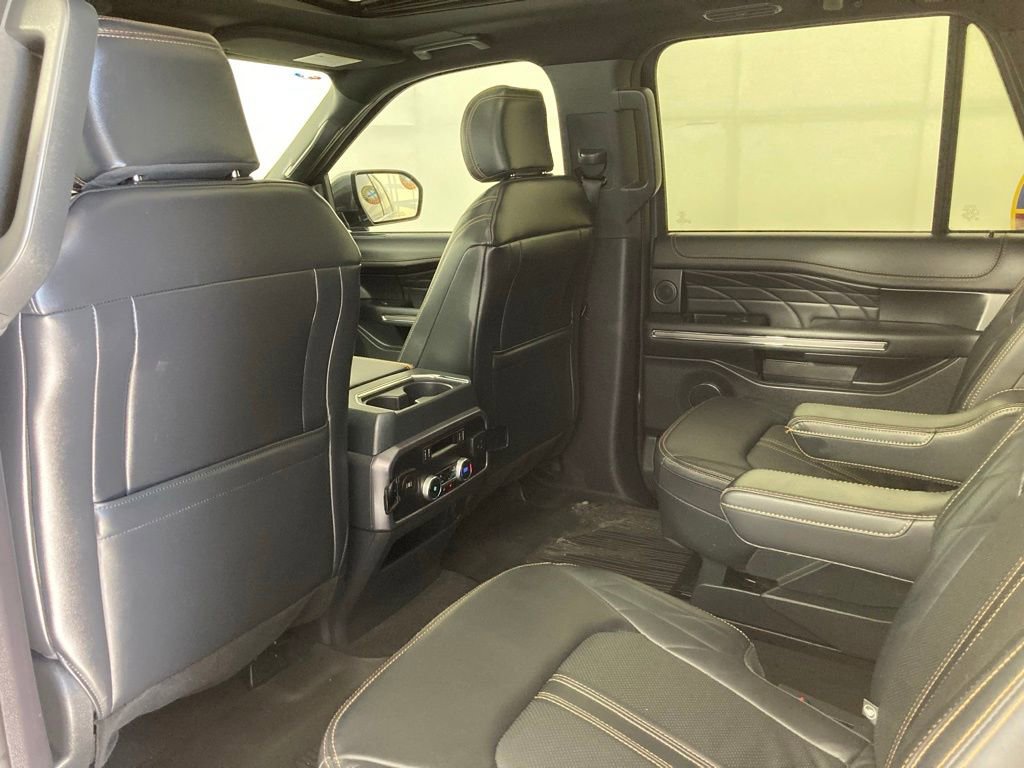 Used 2024 Ford Expedition Max Platinum AWD/4WD image 16