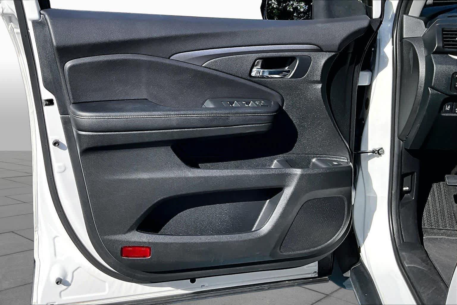 Used 2023 Honda Ridgeline Sport image 21