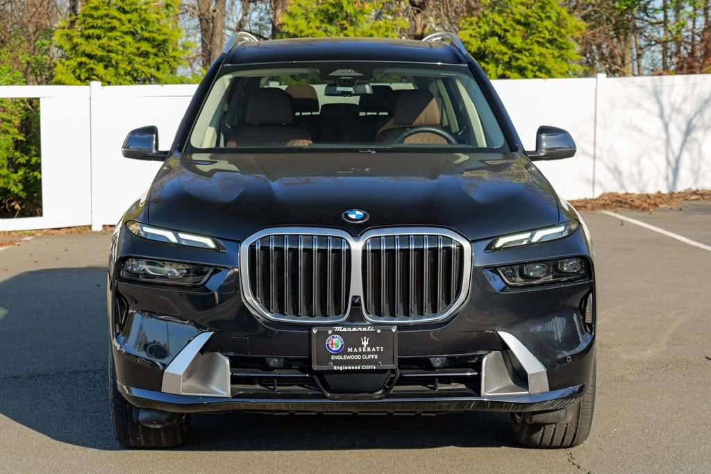 Used 2024 BMW X7 xDrive40i w/ Climate Comfort Package AWD/4WD image 2