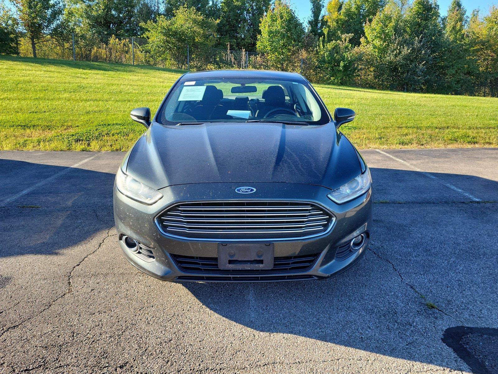 Used 2016 Ford Fusion SE FWD image 3