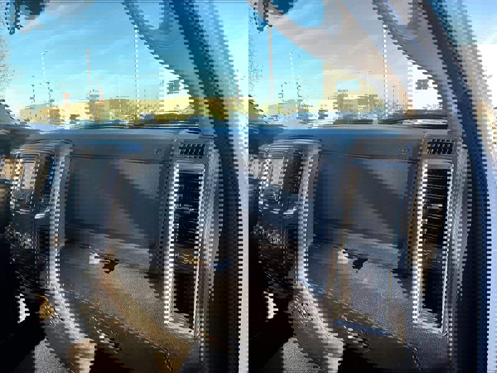 Used 2024 RAM 1500 Classic SLT image 17