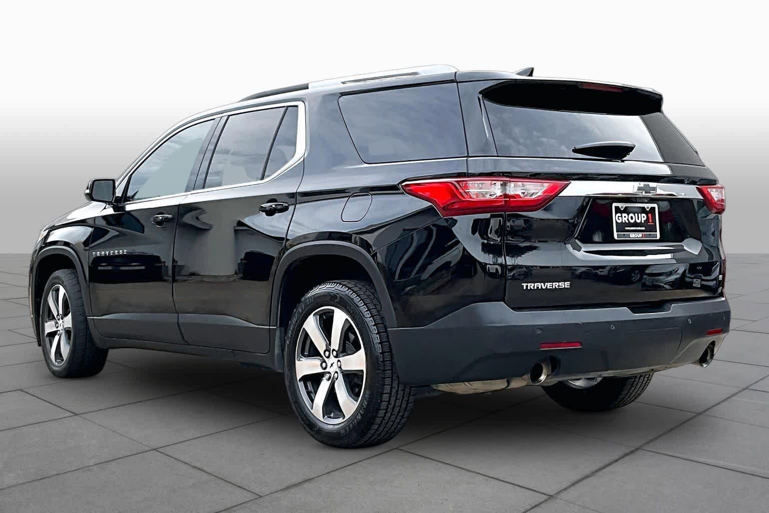 Used 2018 Chevrolet Traverse LT FWD image 12
