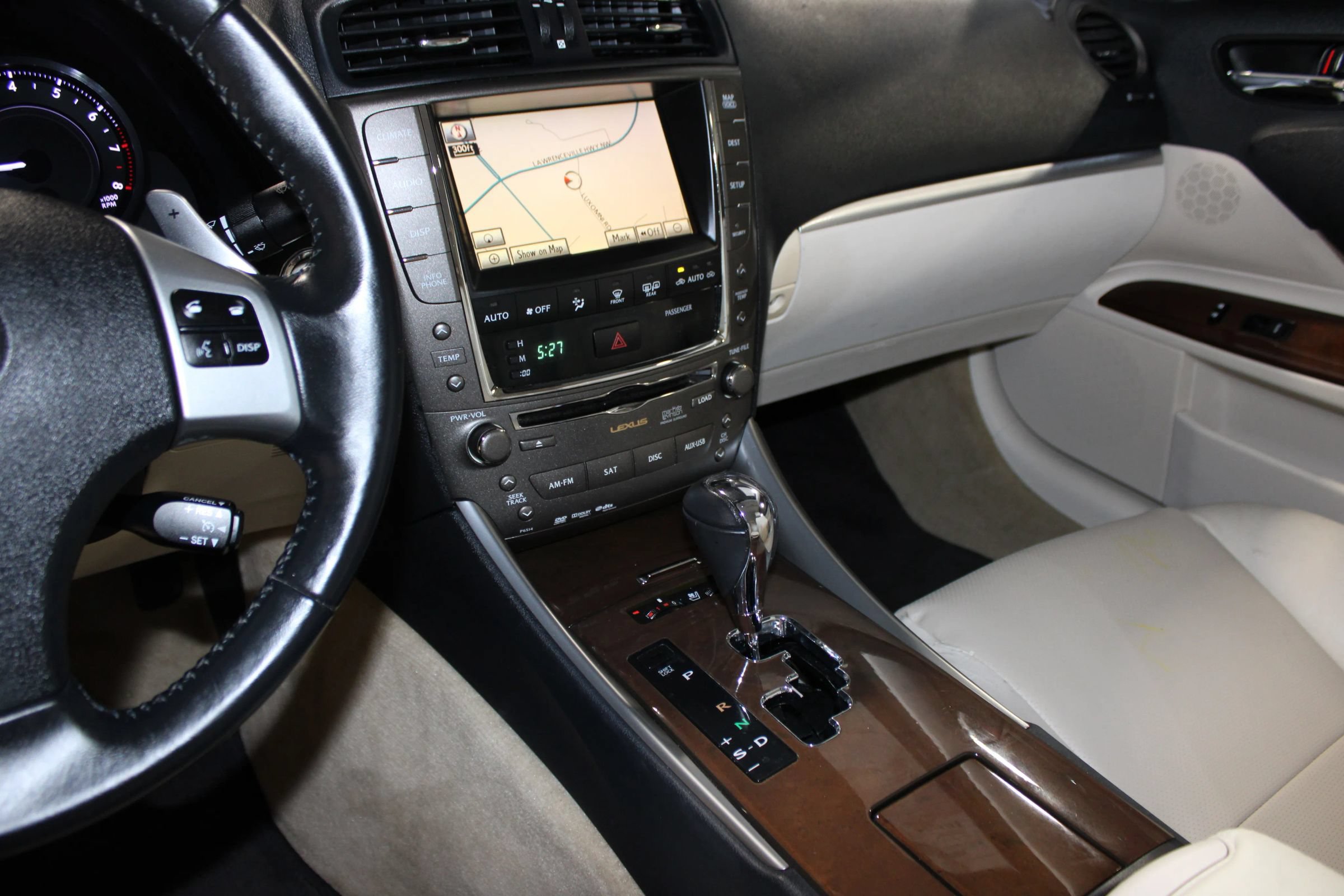 Used 2011 Lexus IS 350C RWD image 21
