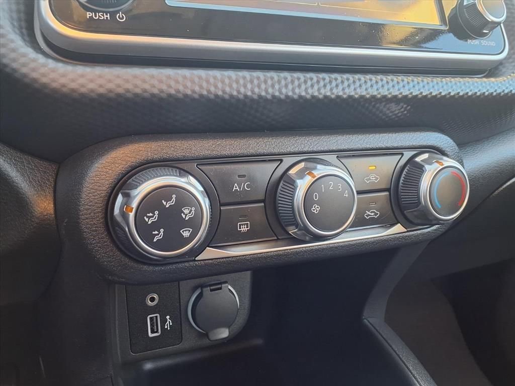 Used 2025 Nissan Kicks Play S image 8