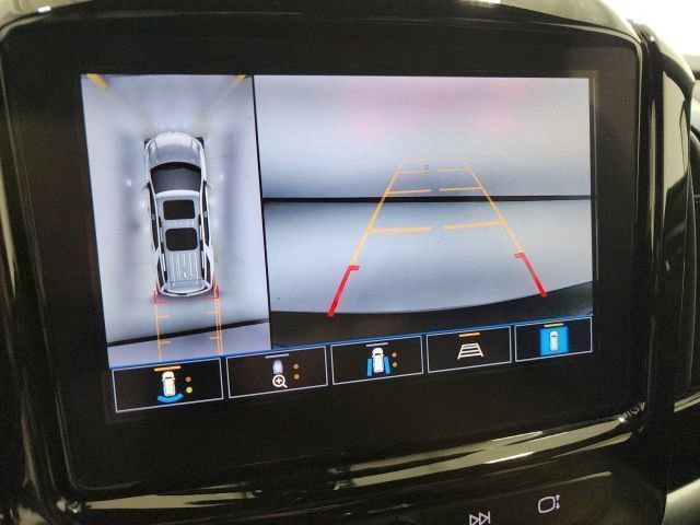 Used 2023 Chevrolet Traverse LT w/ LT Premium Package image 5