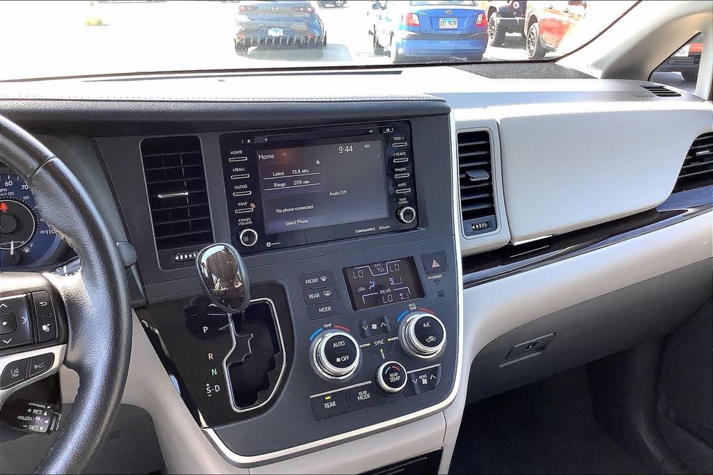Used 2020 Toyota Sienna XLE FWD image 6