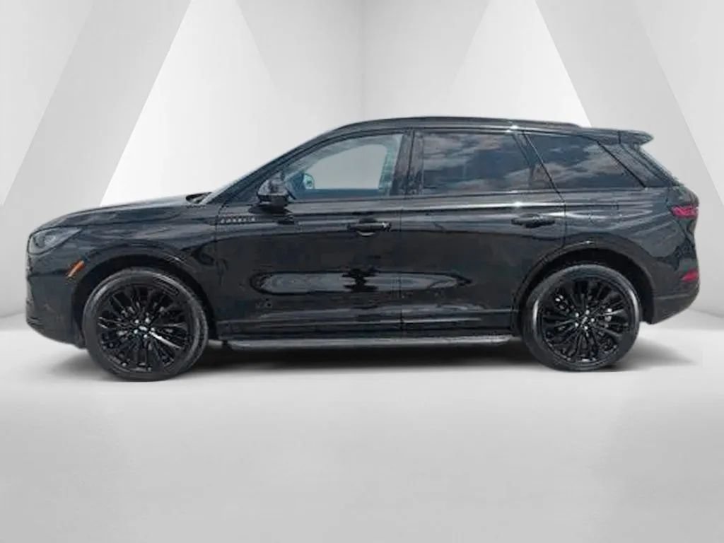 Used 2025 Lincoln Corsair AWD w/ Jet Appearance Package image 4