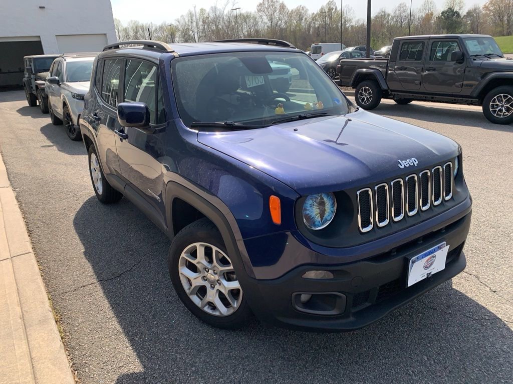 Used 2018 Jeep Renegade Latitude w/ Popular Equipment Group image 2