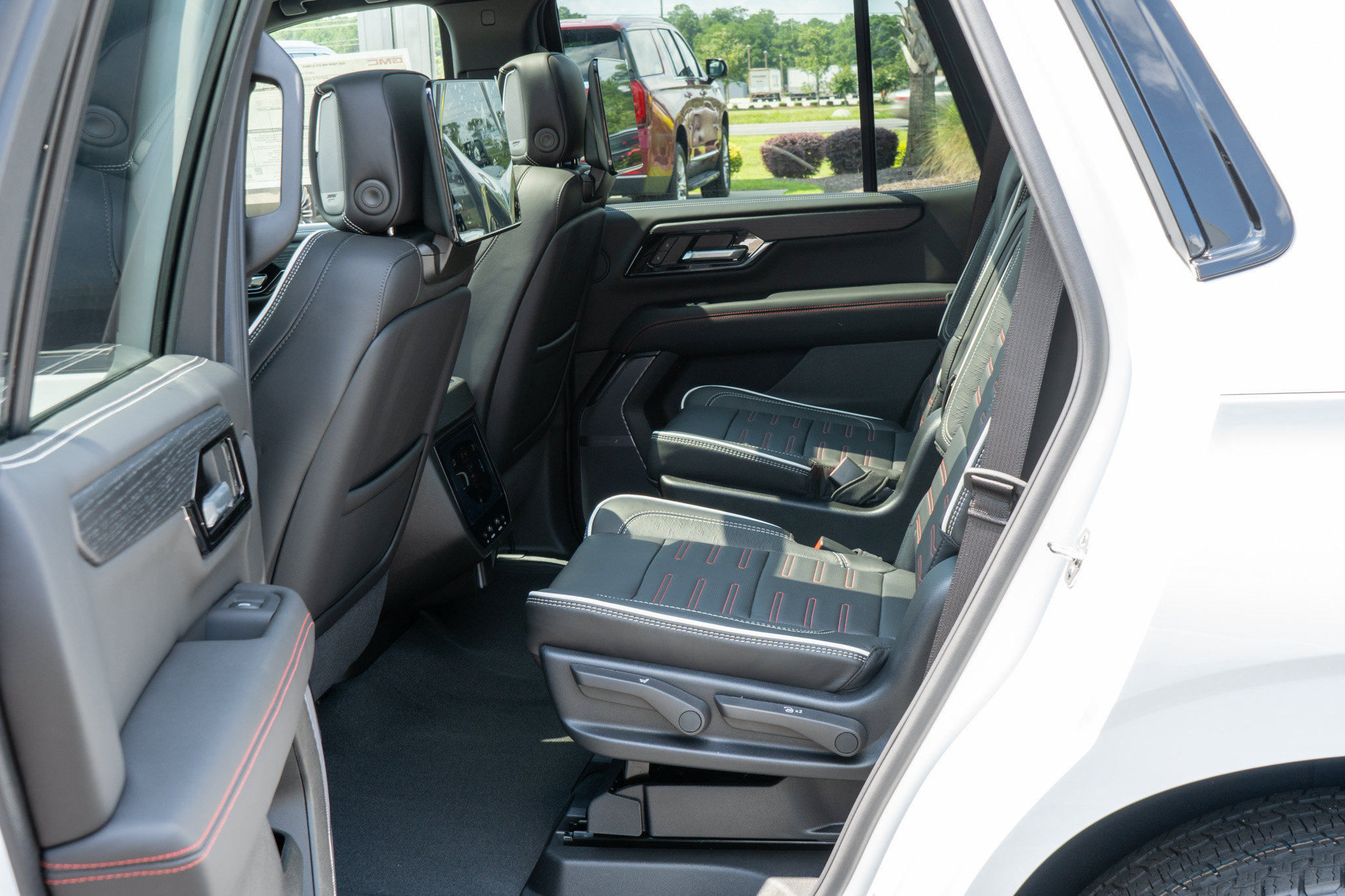 New 2026 GMC Yukon AT4 Ultimate AWD/4WD image 34
