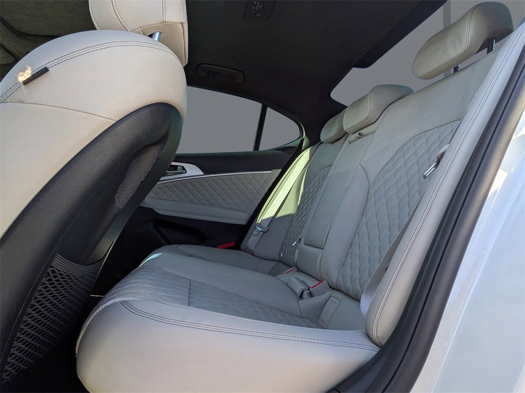 Used 2022 Genesis G70 3.3T image 12