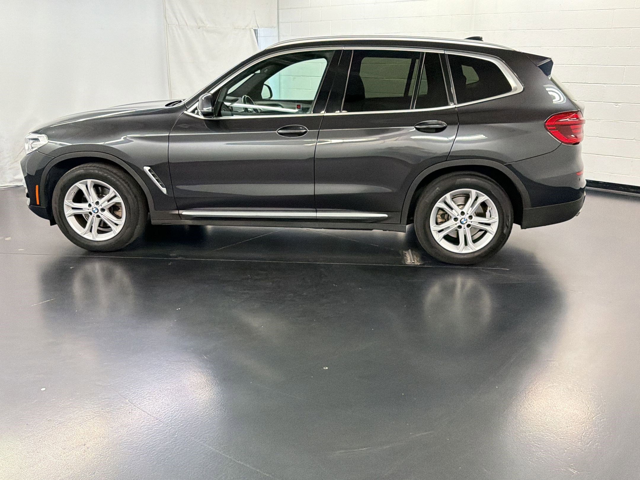 Used 2021 BMW X3 xDrive30i AWD/4WD image 2