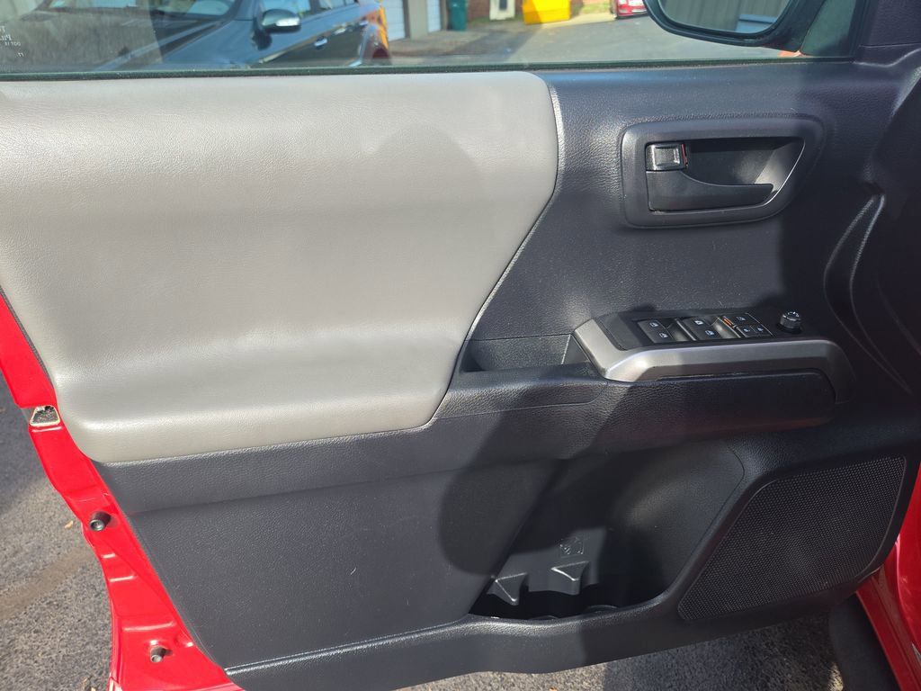 Used 2019 Toyota Tacoma SR5 image 11
