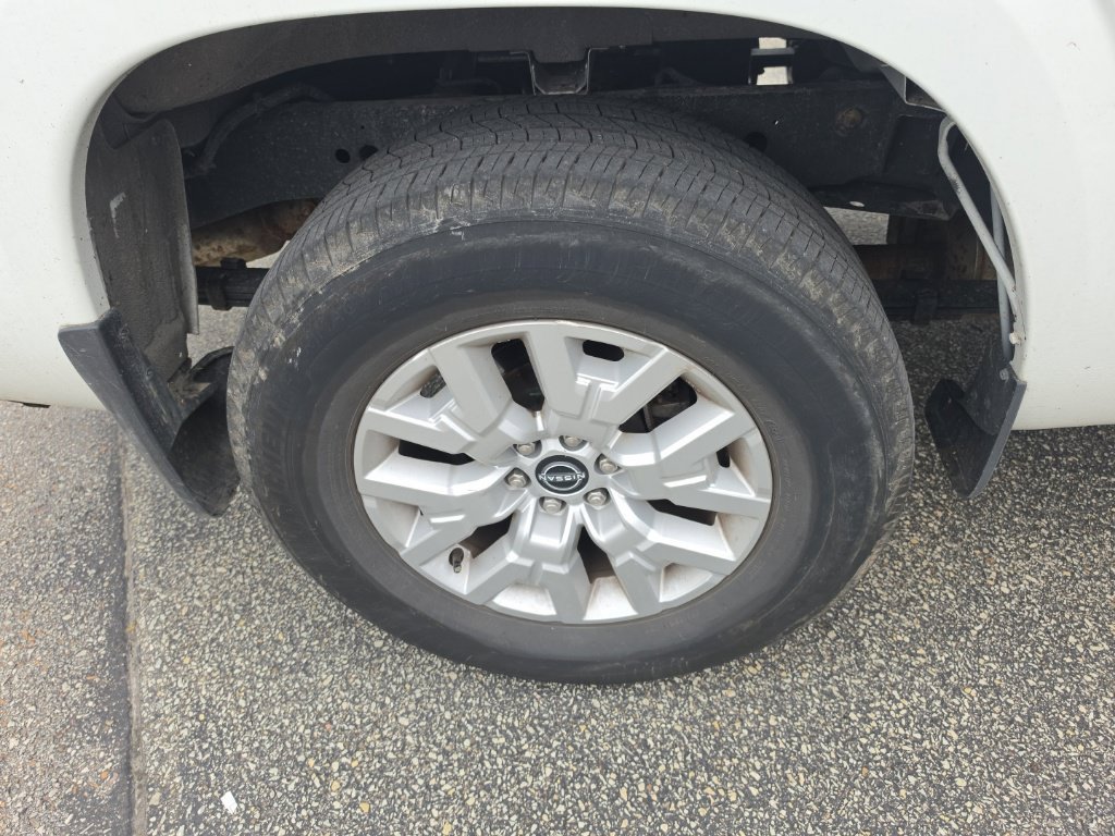 Used 2024 Nissan Frontier SV AWD/4WD image 8
