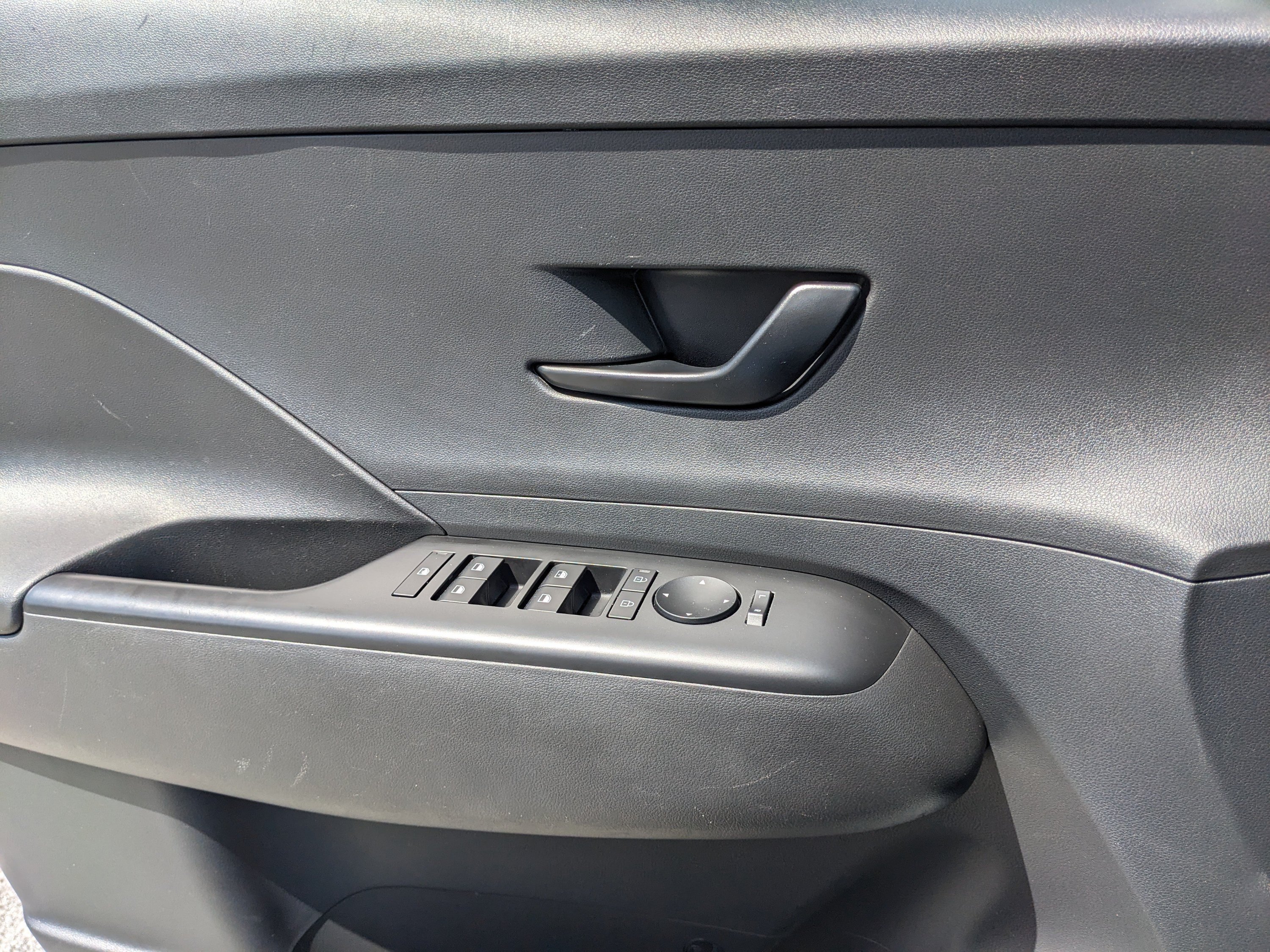 Used 2025 Hyundai Kona SEL FWD image 18