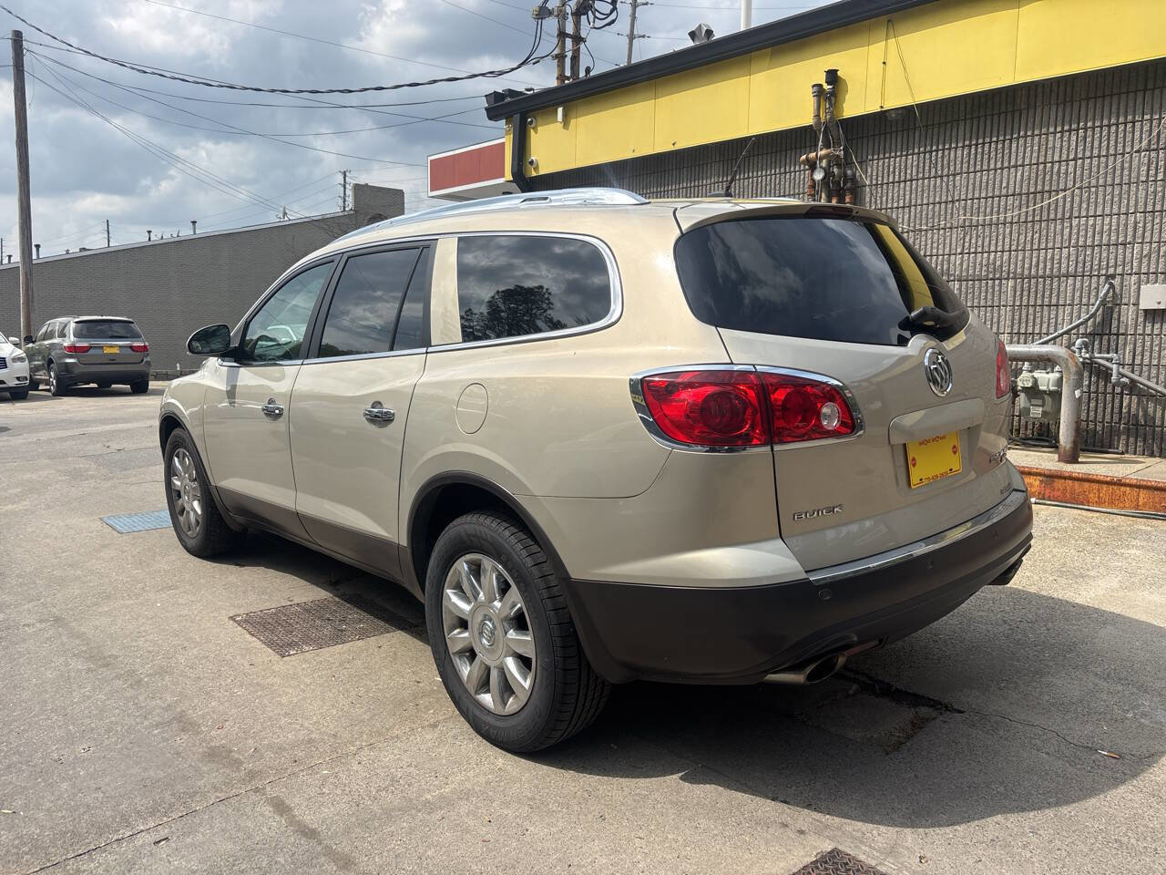 Used 2011 Buick Enclave CXL w/ LPO, Cargo Convenience Pkg image 9