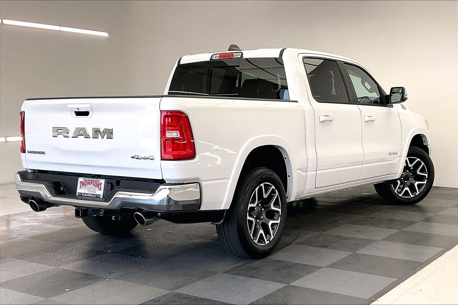 Used 2025 RAM 1500 Laramie AWD/4WD image 13