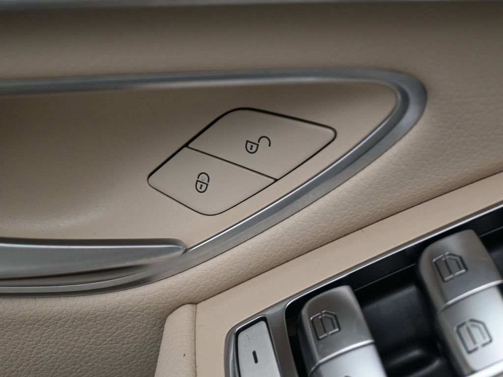 Used 2021 Mercedes-Benz GLC 300 4MATIC image 14