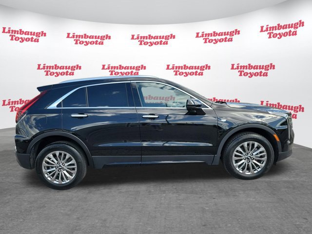 Used 2025 Cadillac XT4 Premium Luxury image 2