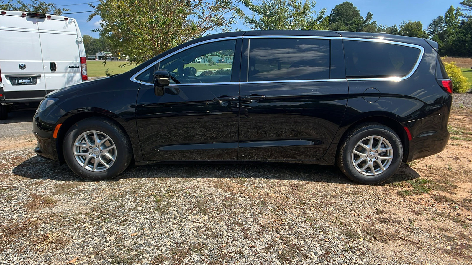 New 2026 Chrysler Voyager LX image 11