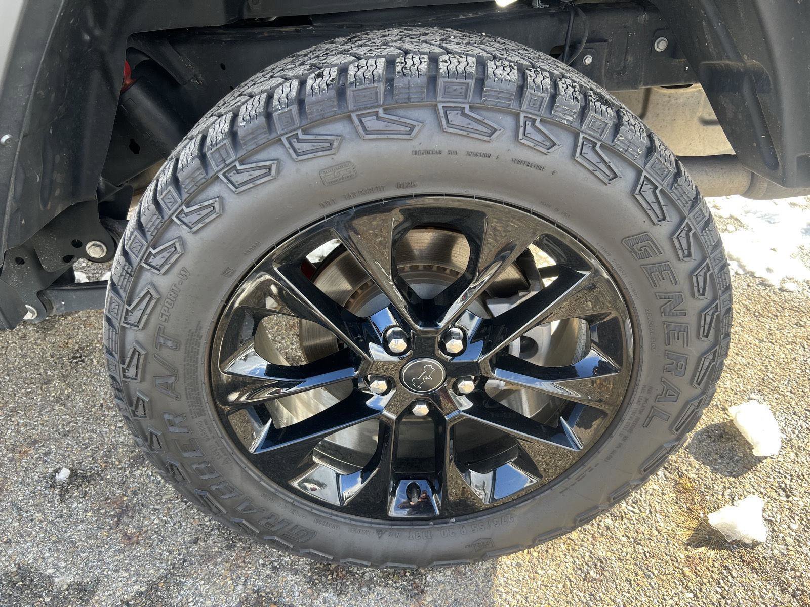 Used 2022 Jeep Gladiator Willys image 43