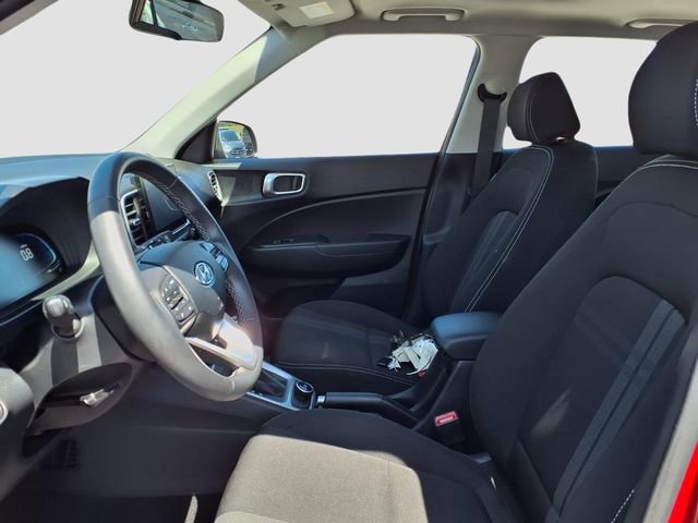 Used 2025 Hyundai Venue SEL FWD image 7