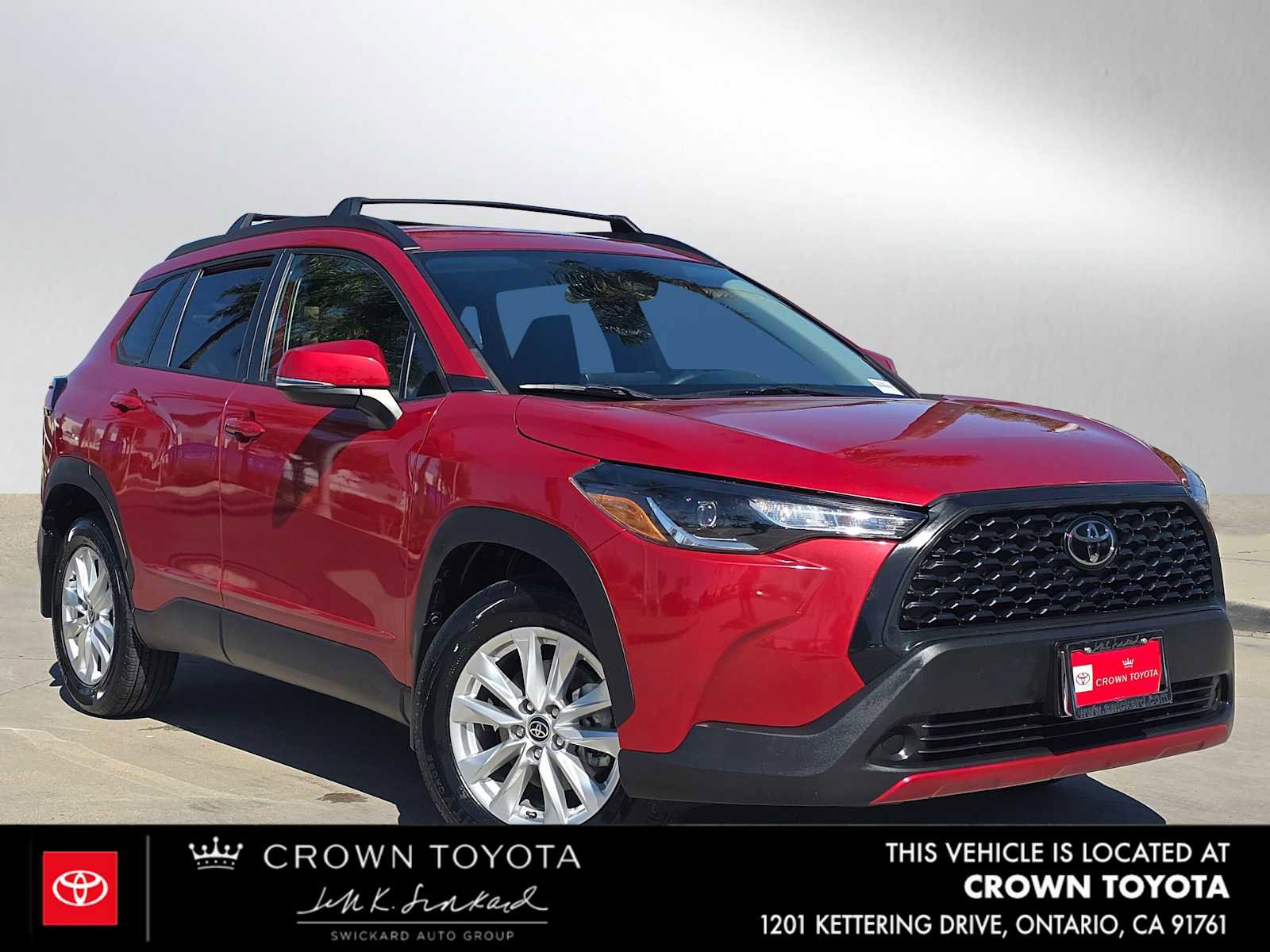 Used 2023 Toyota Corolla Cross LE image 1