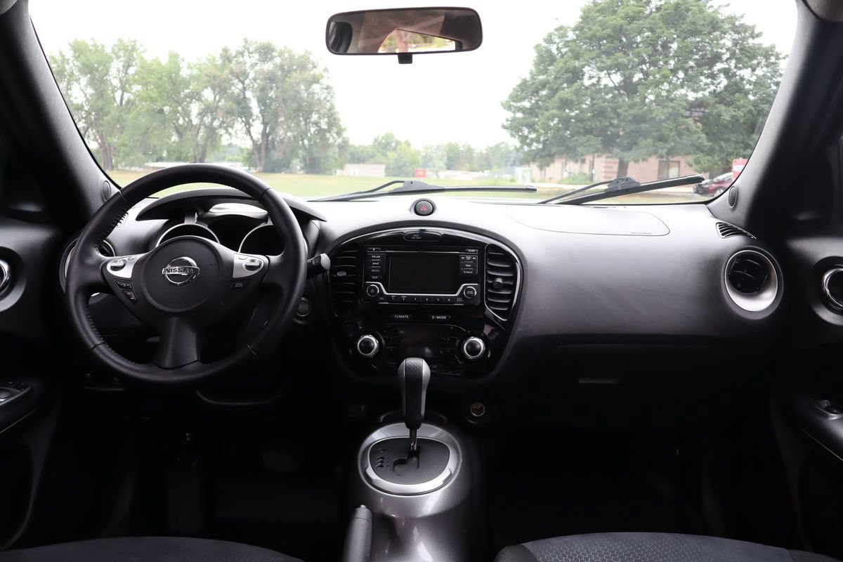 Used 2015 Nissan Juke SV AWD/4WD image 16